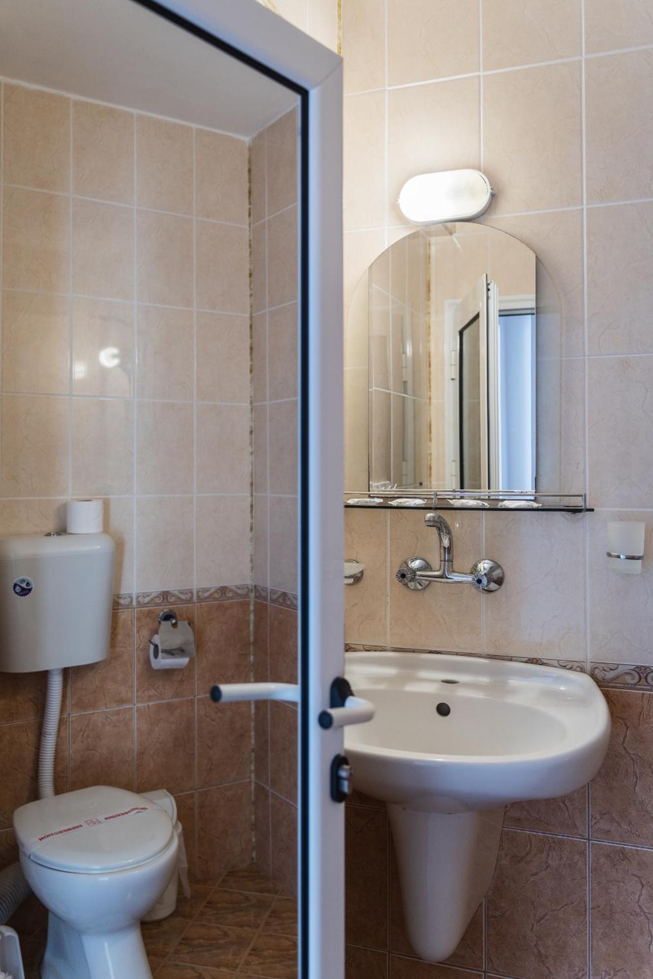 Hotel Milan Приморско Экстерьер фото