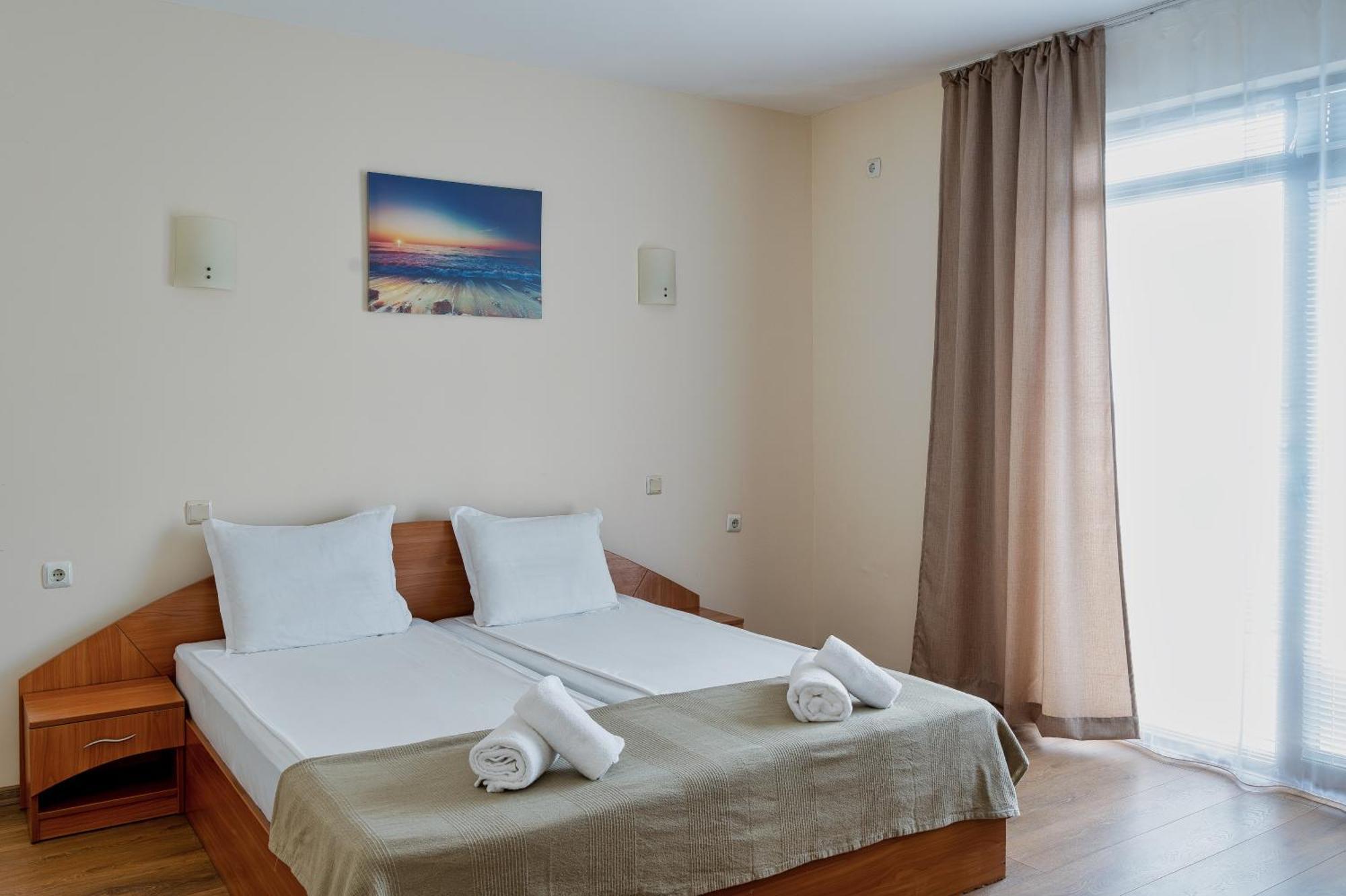 Hotel Milan Приморско Экстерьер фото