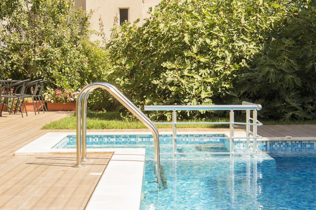 Hotel Milan Приморско Экстерьер фото