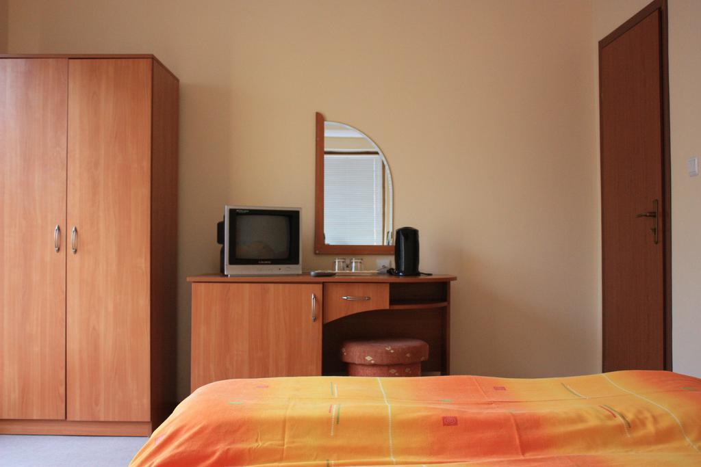 Hotel Milan Приморско Экстерьер фото