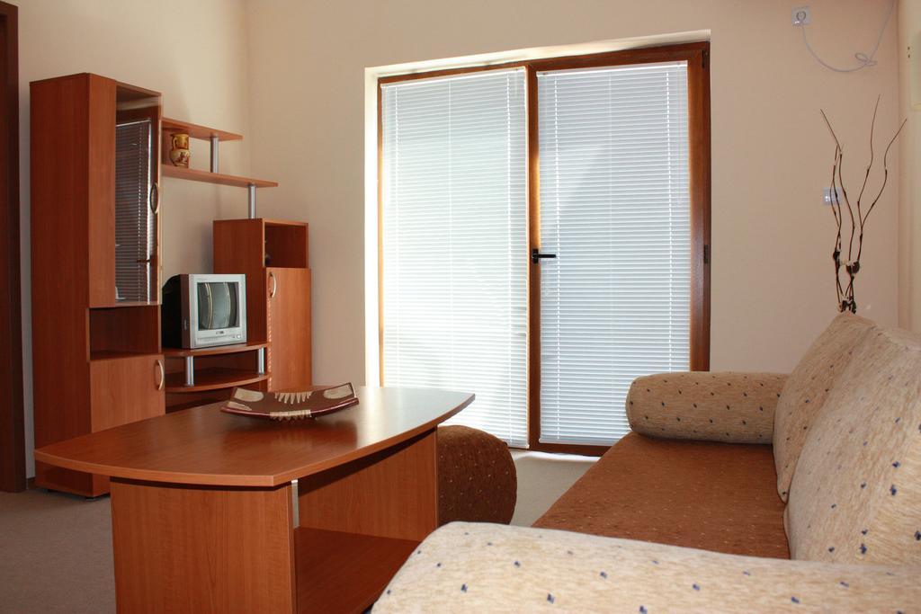 Hotel Milan Приморско Экстерьер фото