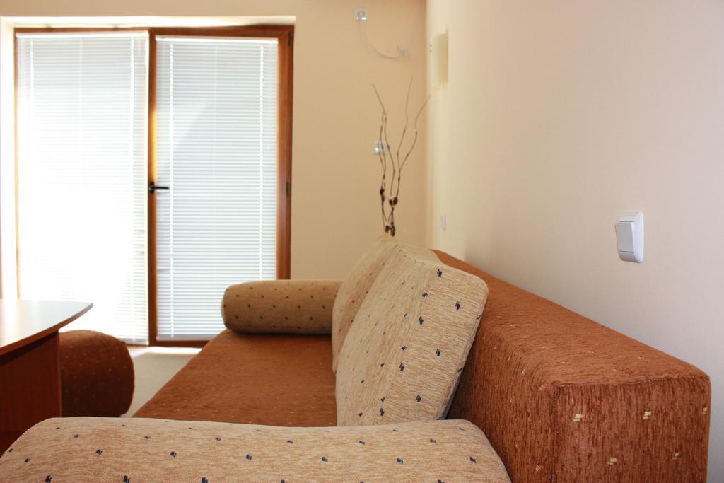 Hotel Milan Приморско Экстерьер фото