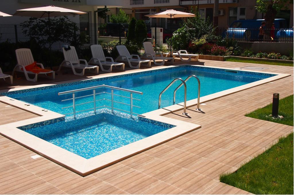 Hotel Milan Приморско Экстерьер фото