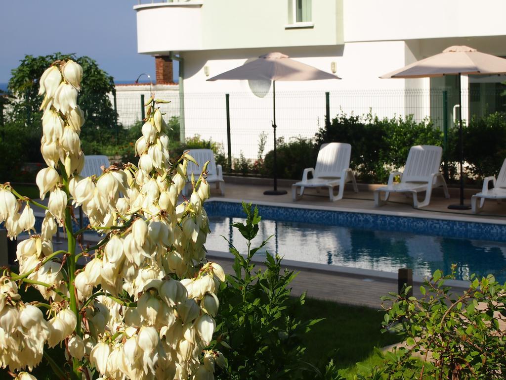 Hotel Milan Приморско Экстерьер фото