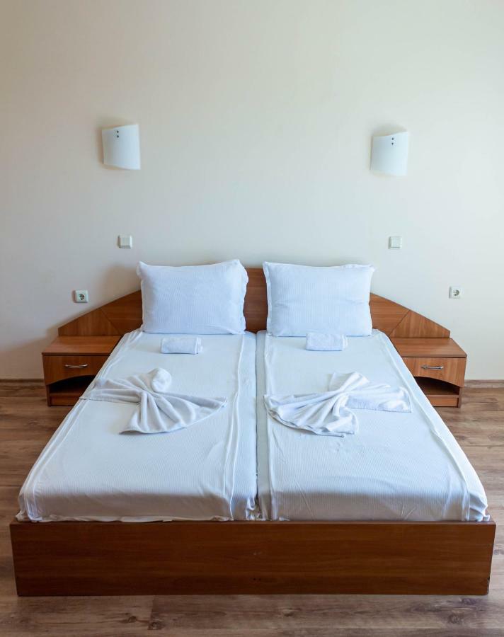 Hotel Milan Приморско Экстерьер фото