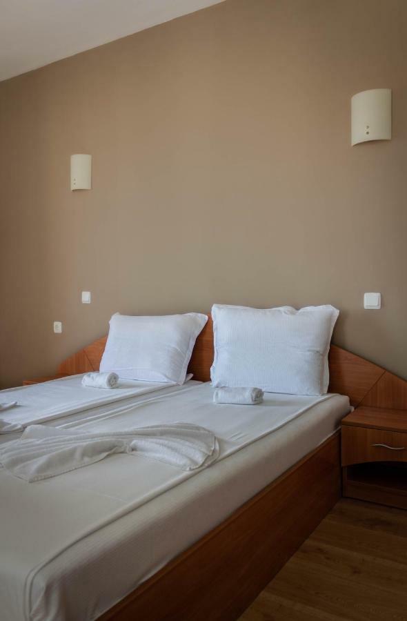 Hotel Milan Приморско Экстерьер фото